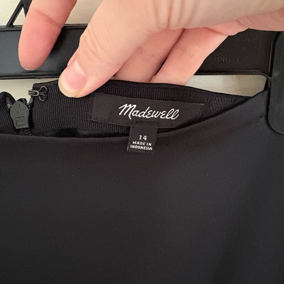 Madewell Satin Mini Black Skirt - Picture 6 of 11